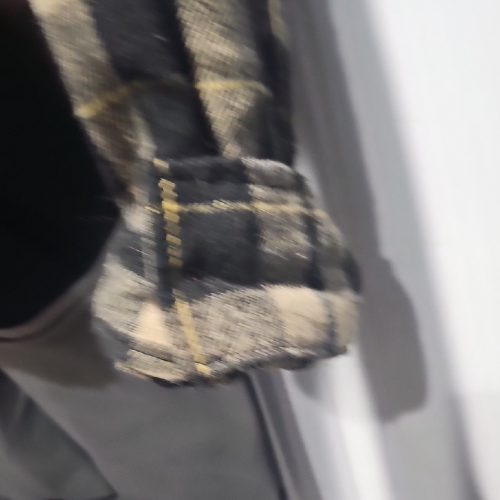 Ci Sono Black and Cream Cropped Plaid Top - Picture 3 of 5